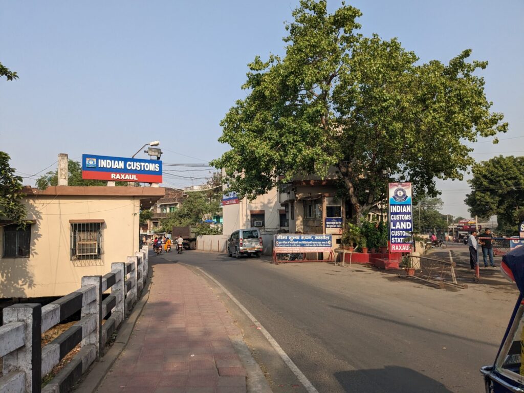 インド国境、インドイミグレーションオフィスの写真